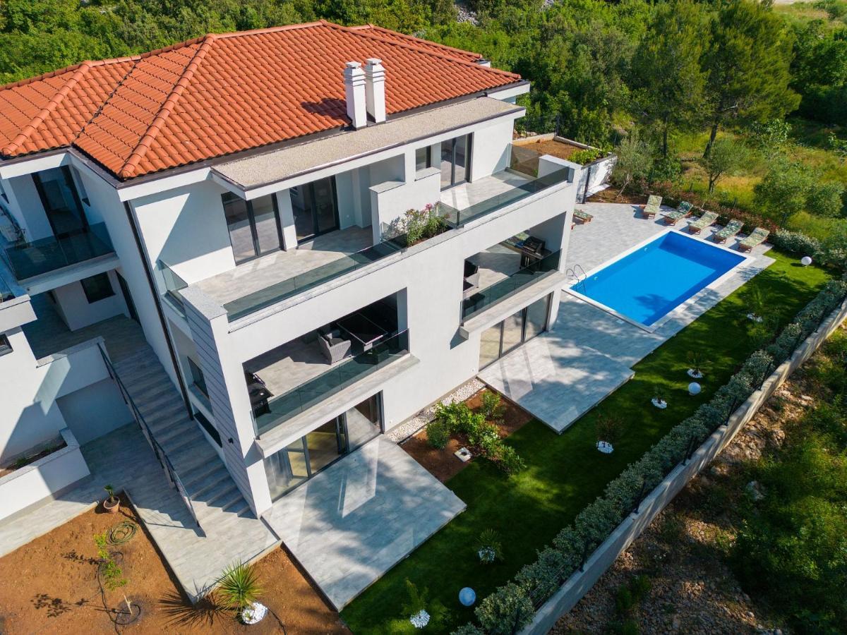 Apartments Paola & Karla With Pool Veglia Exterior foto
